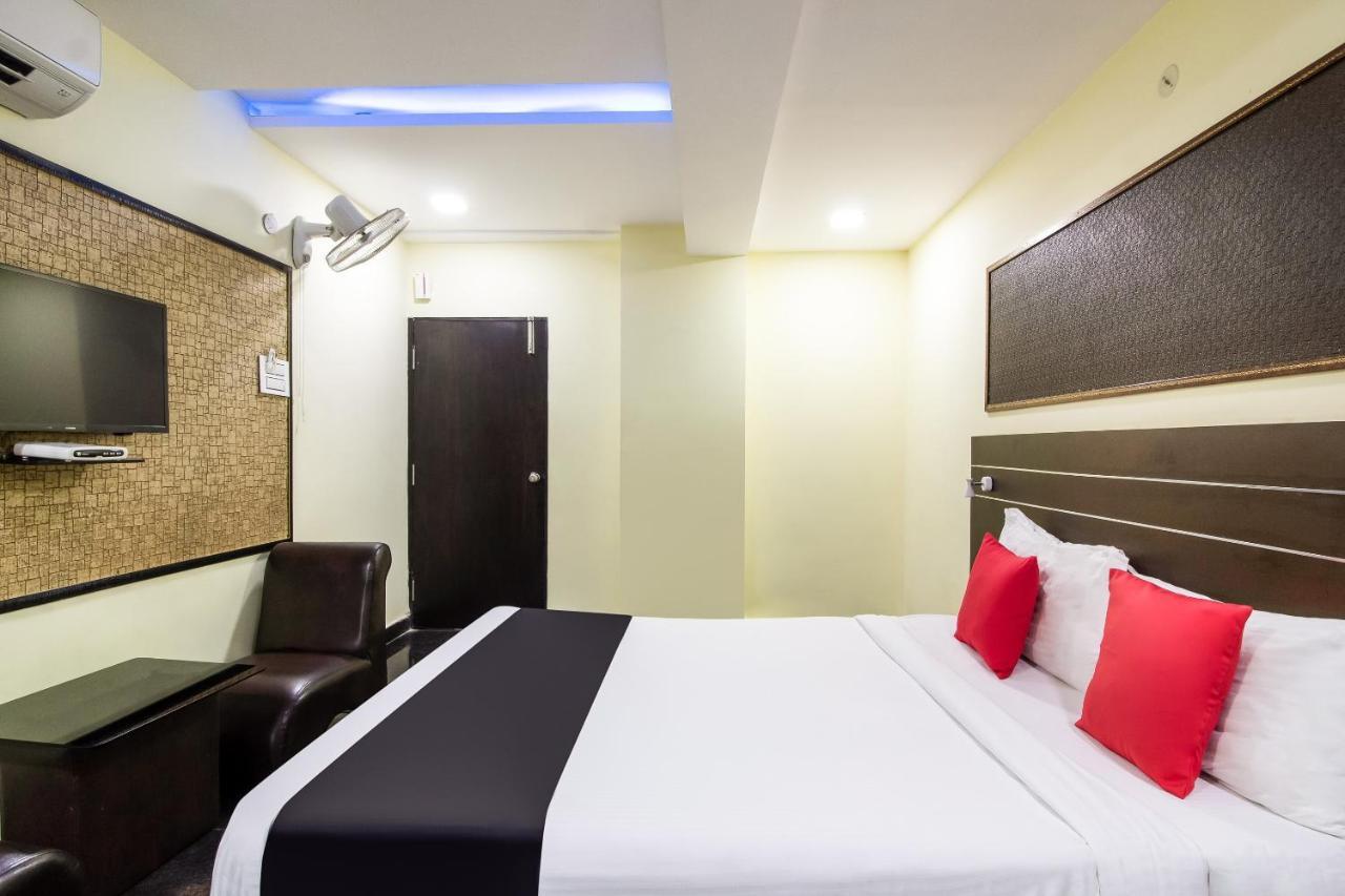 Capital O Sri Navya Grand Near Nexus Hyderabad Hotel Exterior photo